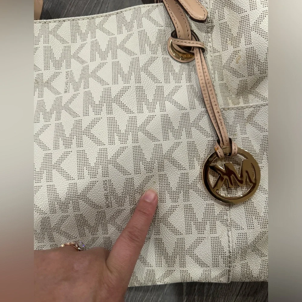 MICHAEL Michael Kors Jet Set Logo Print Signature Vanilla Tote Handbag